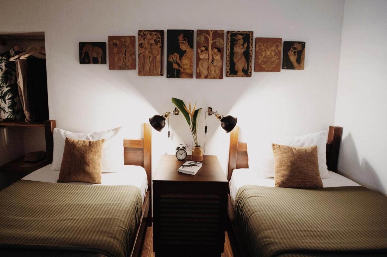 Nivasa Hotel Kolombo Bagian luar foto