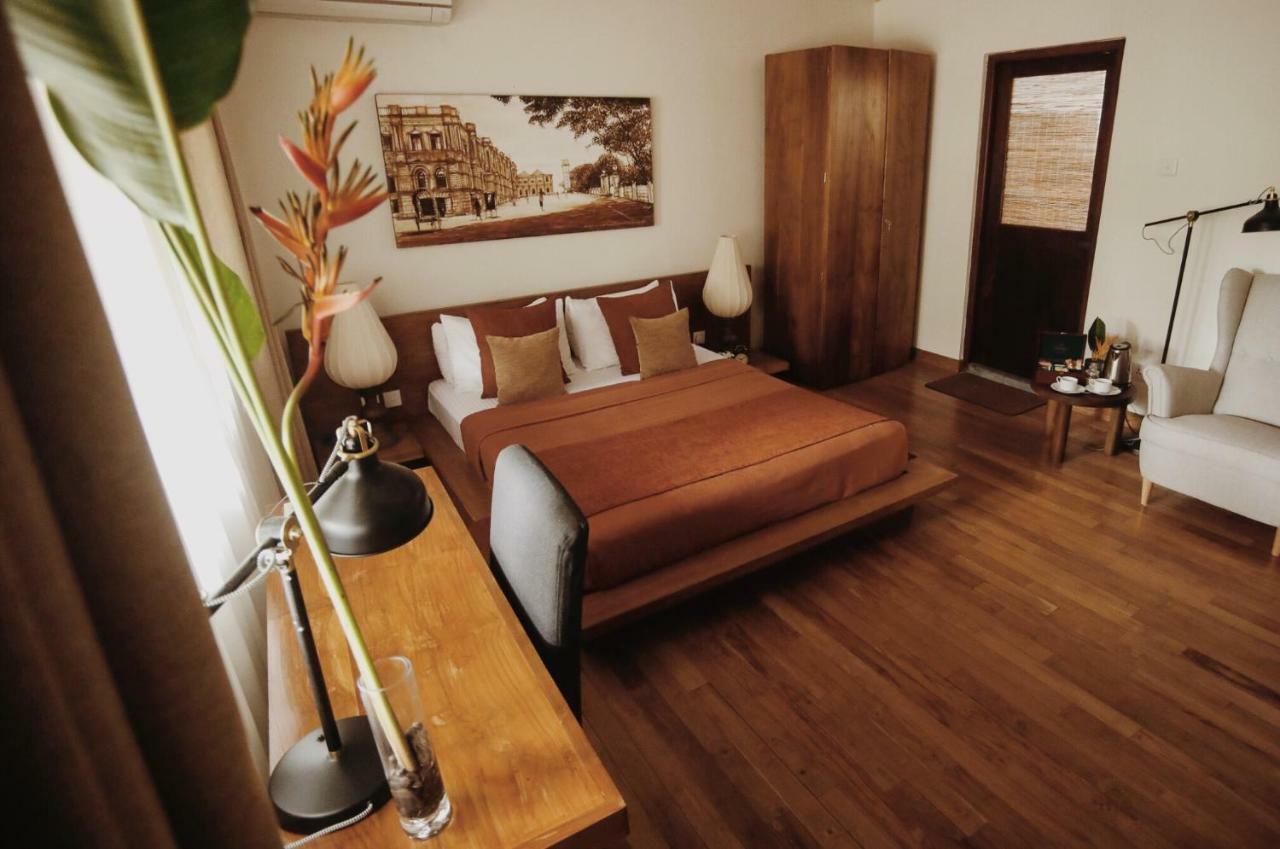 Nivasa Hotel Kolombo Bagian luar foto