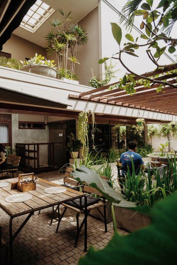 Nivasa Hotel Kolombo Bagian luar foto