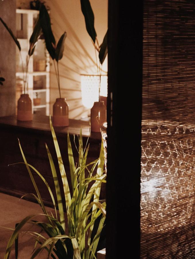 Nivasa Hotel Kolombo Bagian luar foto
