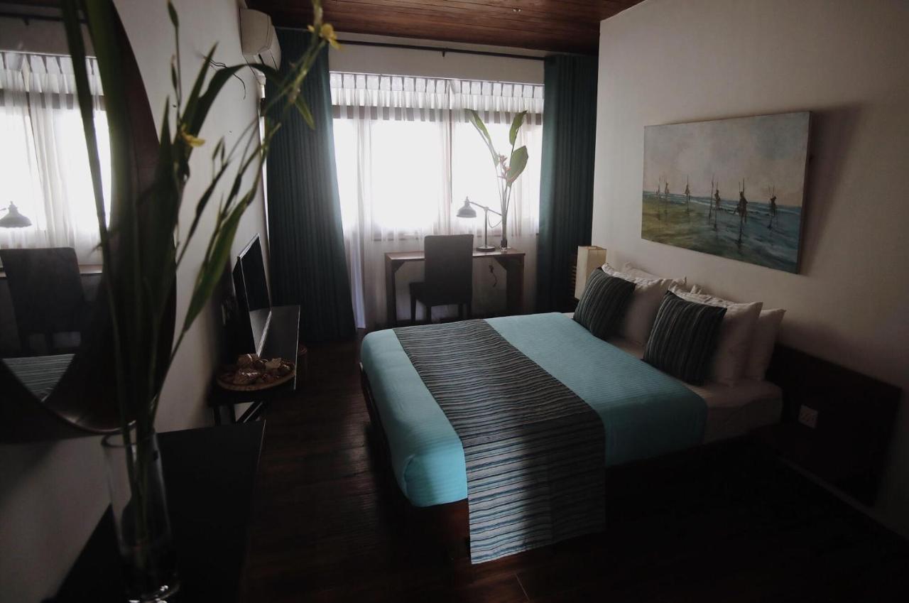 Nivasa Hotel Kolombo Bagian luar foto